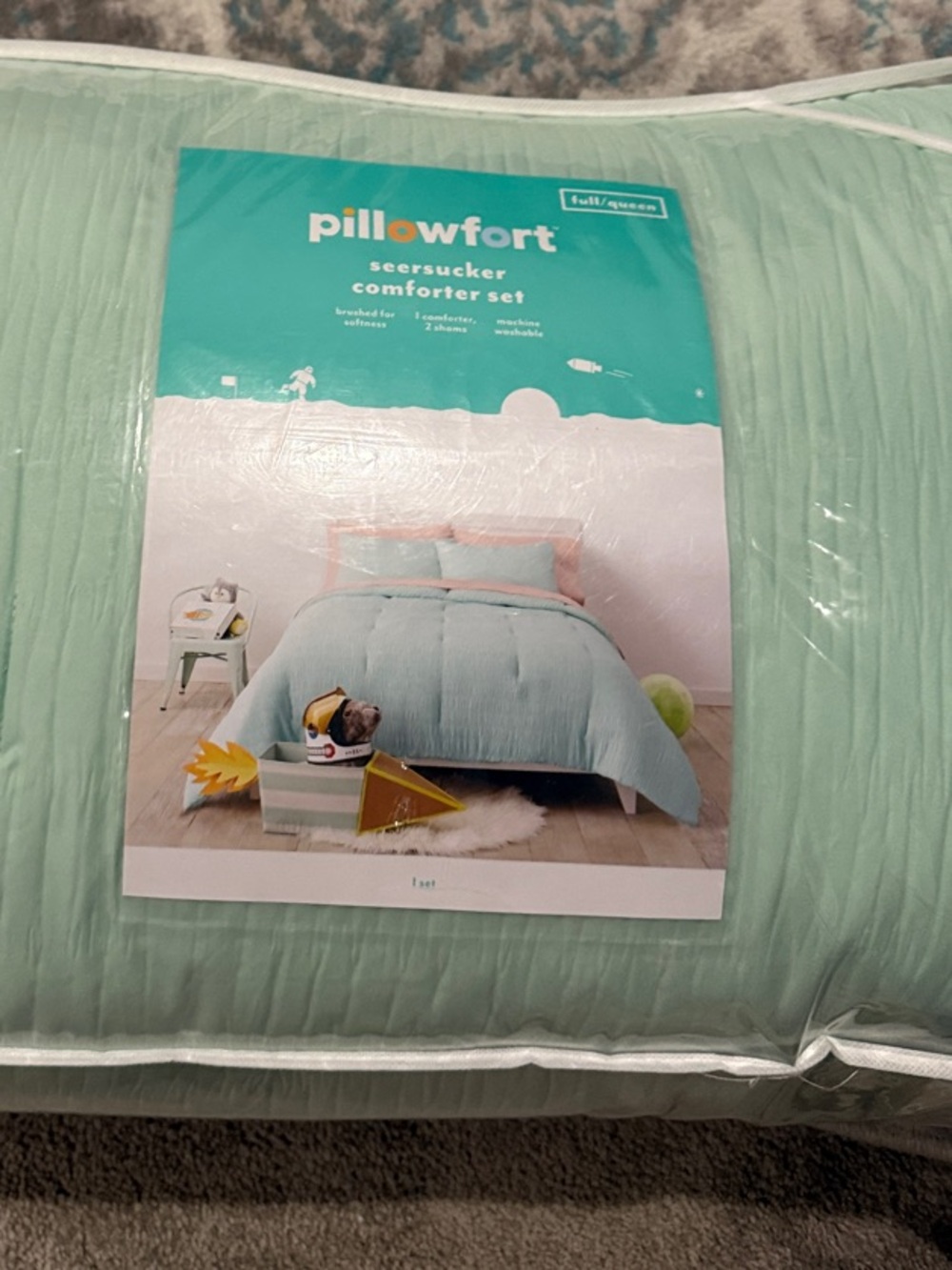 Pillowfort Mint Seersucker Comforter set comforter & 2 shames Soft Light Green